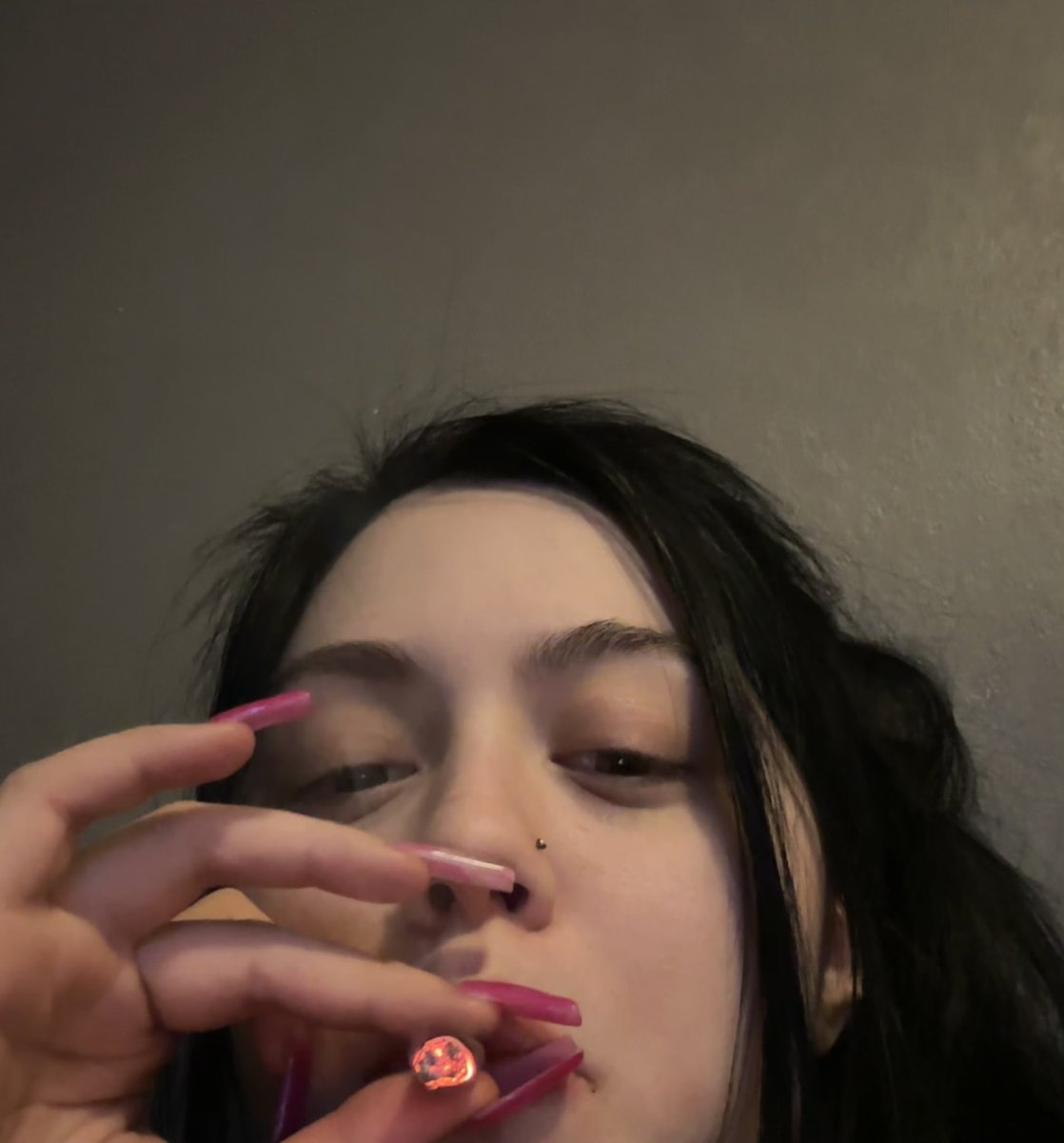 Julesworld33's tweet photo. Female Pot Heads>>>🫶😍 https://t.co/KrDaPfg0y3