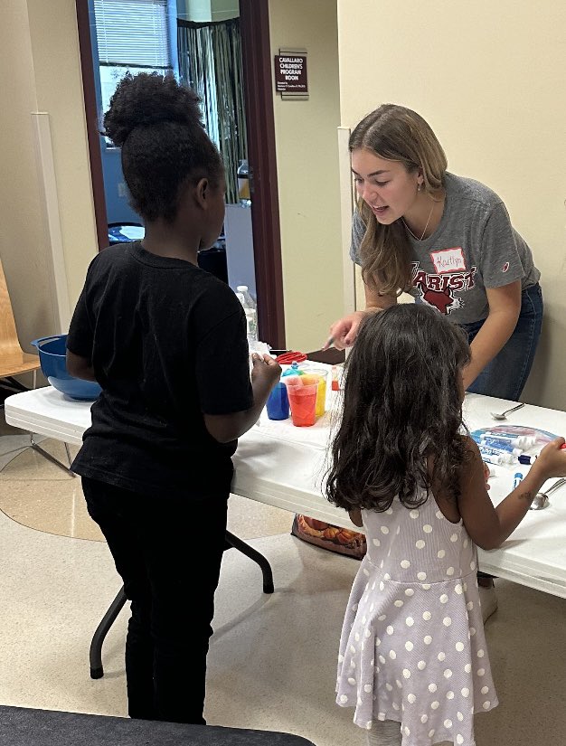 KSurless's tweet photo. My cohort and I had the opportunity to organize Science Saturday at Adriance Memorial Library! We conducted experiments with students in the community. I had a great time doing the Walking Water experiment with students and teaching them about capillary action!👩🏼‍🔬🥼🧪 #MSED583 https://t.co/Yc2x4tHaPj