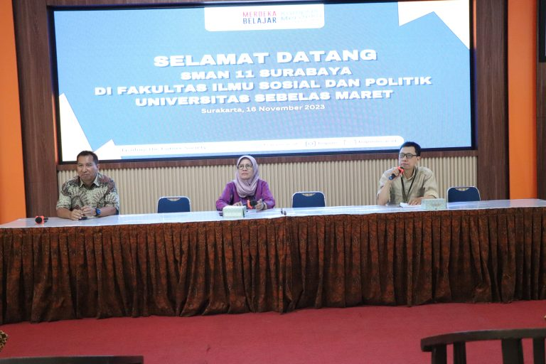 FisipUNS's tweet photo. Study Campus SMAN 11 Surabaya ke FISIP UNS

Selengkapnya di https://t.co/oRr9hLDTjD

#FISIP 
#FISIPUNS 
#UNS 
#UniversitasSebelasMaret
#LeadingTheFutureSociety https://t.co/bzODDwyEVT