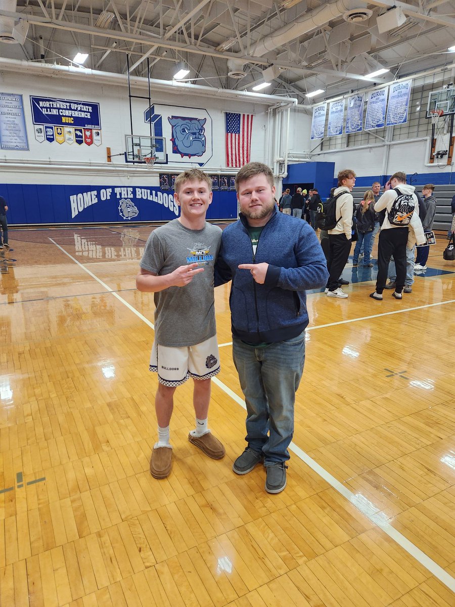 Tonight's #SnapWithScheids goes to this kid.  Nathan Folk can let it fly from anywhere and his hustle isn't lost on the defensive end.  Bulldogs took an L tonight but they're in great hands with a long season ahead.