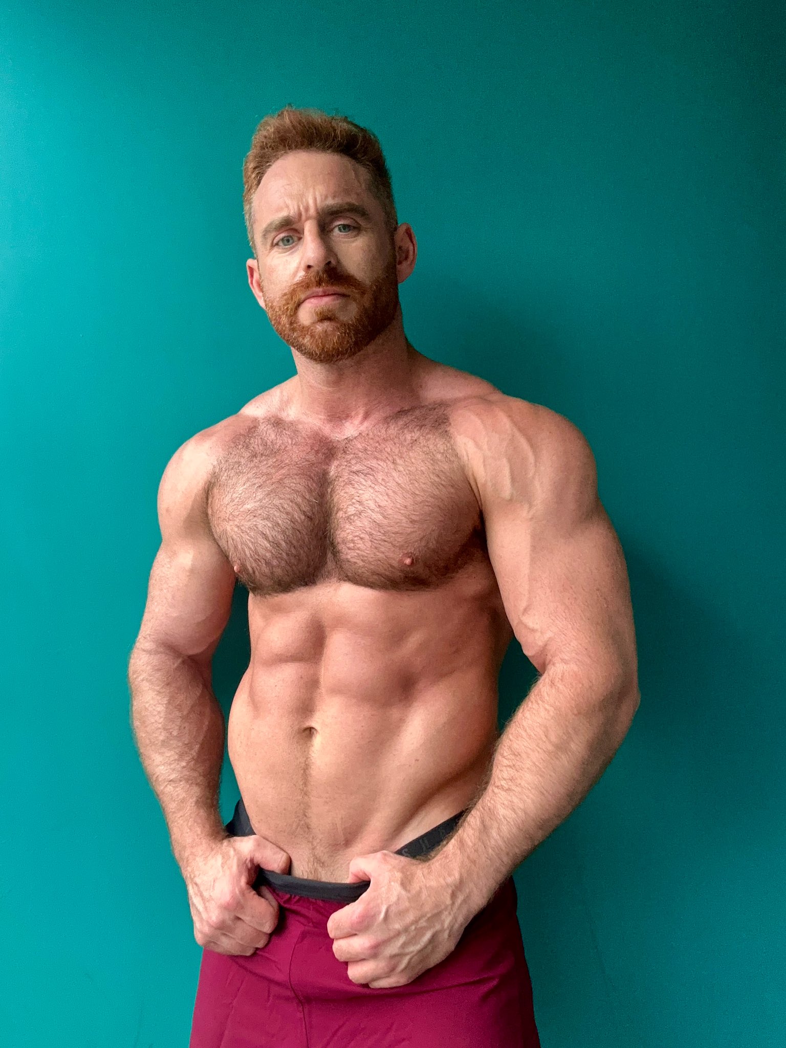 2 pic. Who wants some of this? Im in london and up for collabs. https://t.co/5mT81VSTCZ