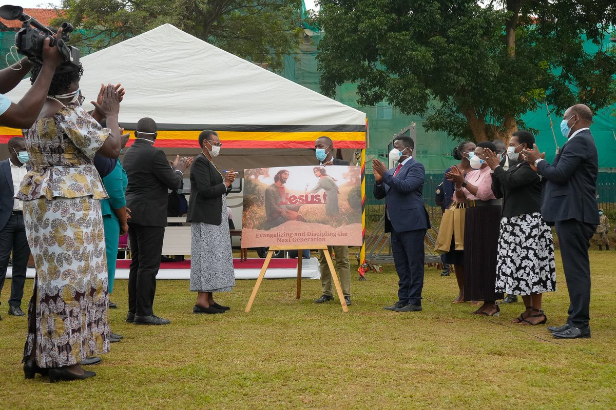 JanetMuseveni tweet picture