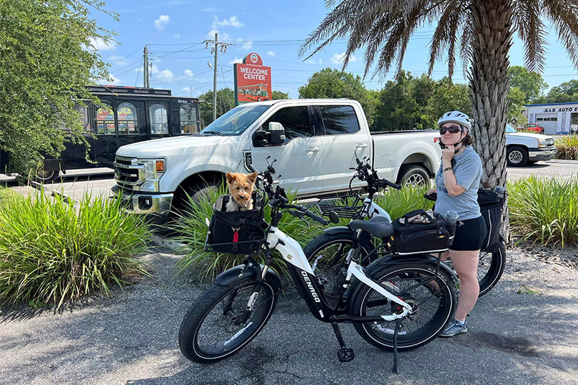 DenagoEbikes's tweet photo. 🚴♀️ Did you ride today? 🌟 Shoutout to Mike Manuel for sharing this fantastic photo of her ride! 📸 Whether it's a scenic trail or a city commute, every ride counts! 🚀
#eBikeAdventures #RideOn #ElectricBikeLife #Denago https://t.co/7bnLZSYBGH
