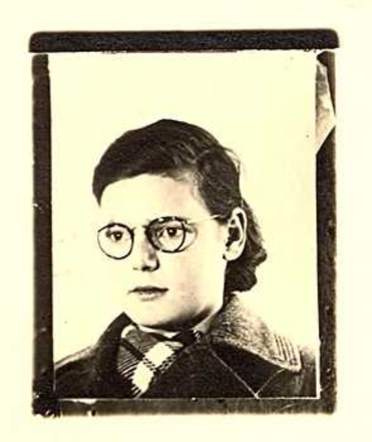 1 December 1921 | A Dutch Jewish woman, Sophia Brandel, was born in Rotterdam. In August 1942 she was deported to #Auschwitz. She did not survive.