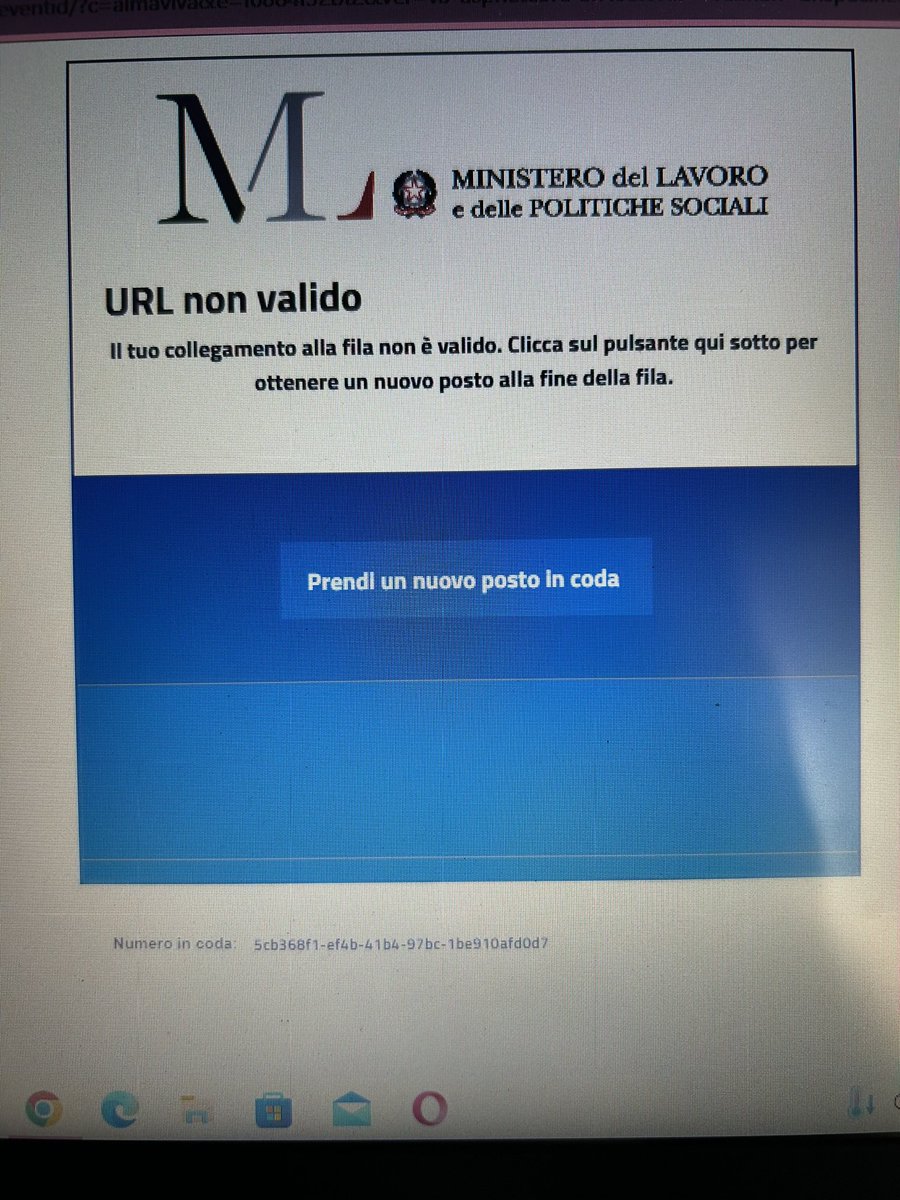 itsamemikasa's tweet photo. Dovete morire male. Non puoi tenermi in fila per quasi un’ora per poi sbattermi fuori a caso. Che vergogna veramente #bonustrasporti https://t.co/OHu6YKxeYw