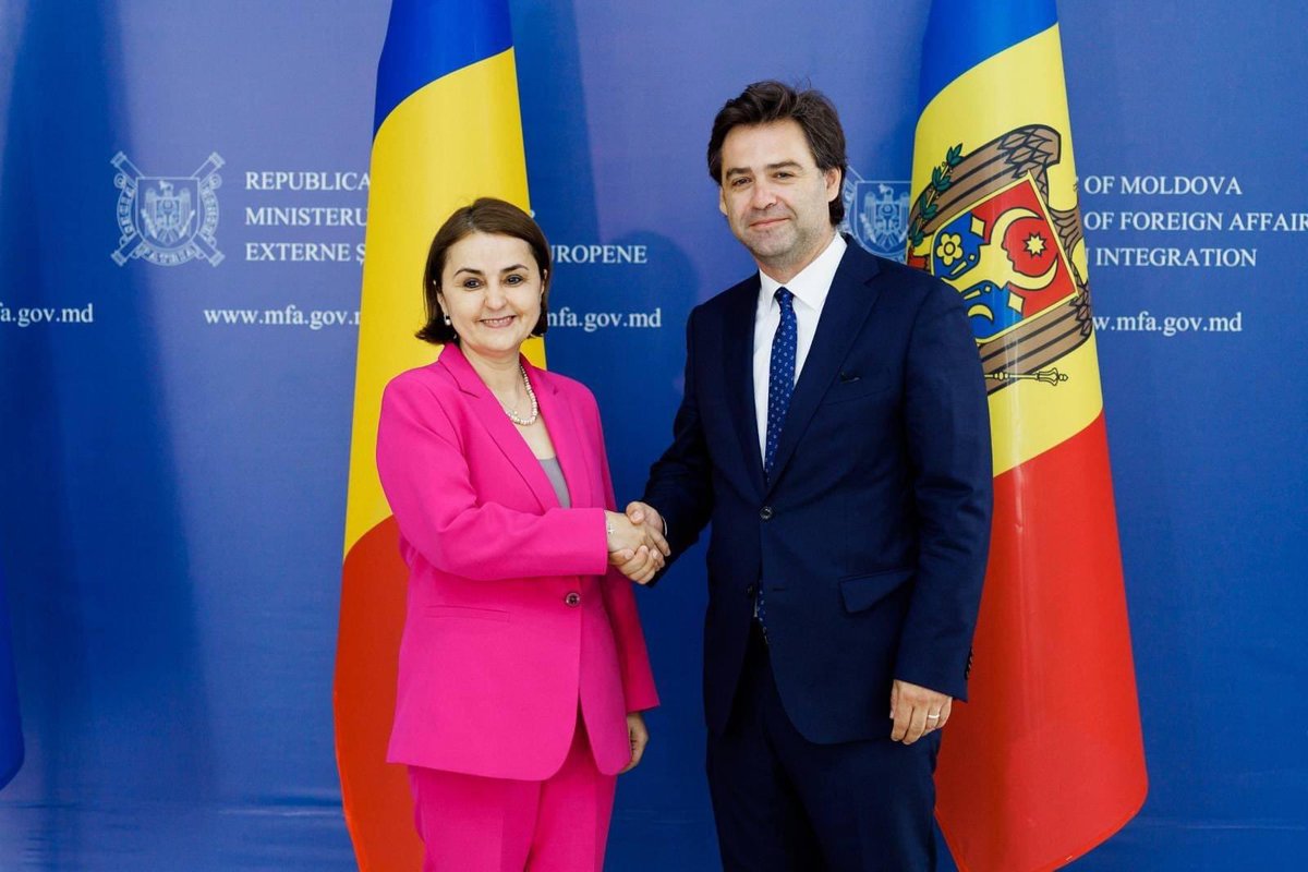 La mulți ani, România! Felicitări cordiale, dragă @Odobes1Luminita cu ocazia zile naționale. România a fost și este mereu alături de Republica Moldova. Fie ca parteneriatul nostru să continue să se dezvolte în același ritm!