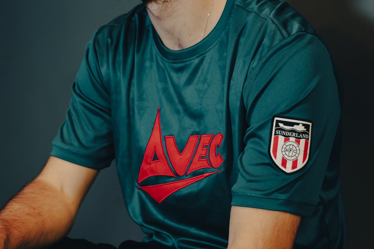 AvecSport's tweet photo. It is now just 25 days until Christmas! 🎄❄️

If you're searching for the perfect gift for a Sunderland fan, discover our latest retro range here 👉 https://t.co/H5bTFVOVwY

#SAFCRetro https://t.co/8cHBNIqSQm