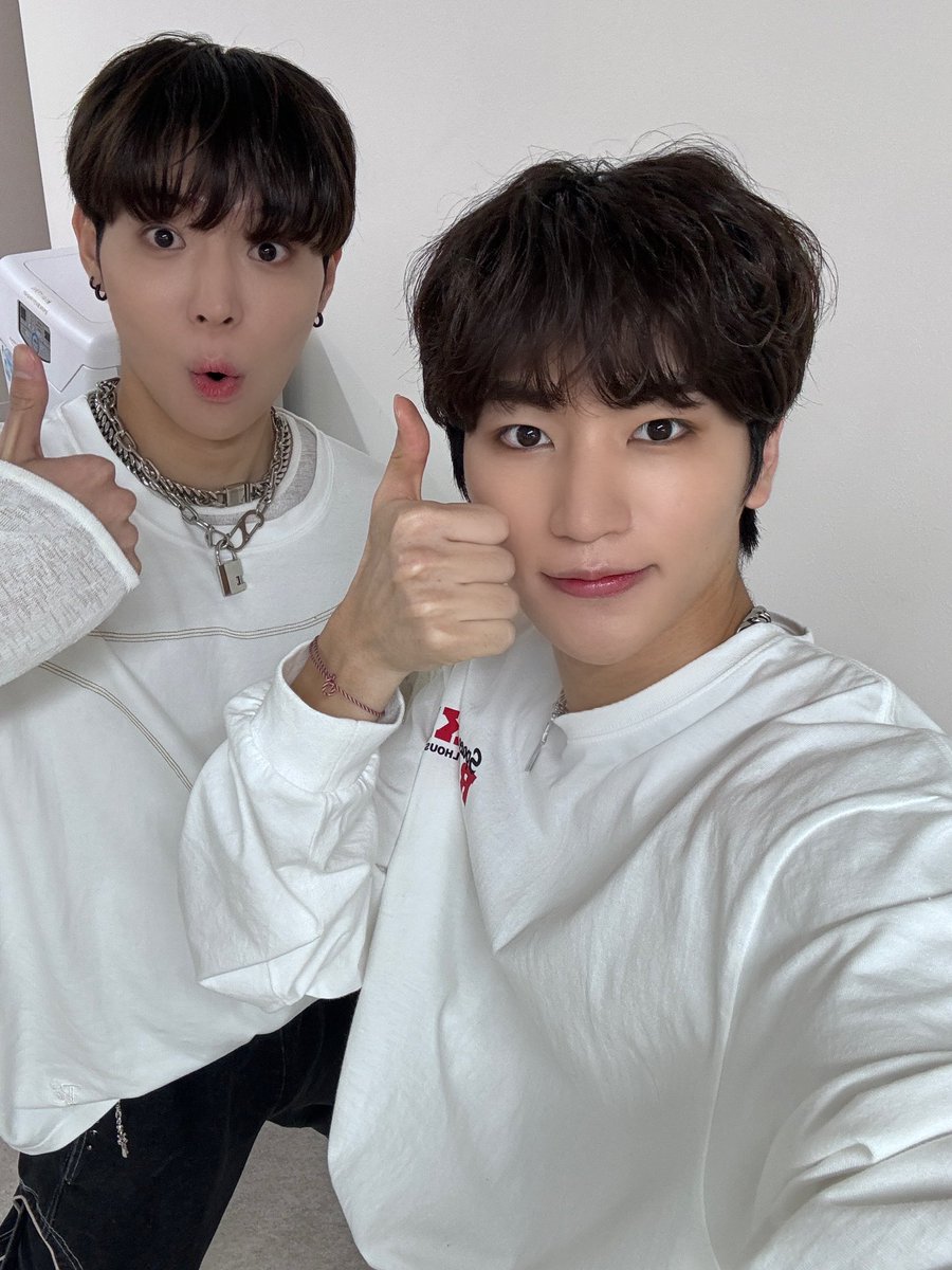 [📷]
 
[2023 BLITZERS LIVE IN JAPAN 'CONNECT']

블리와 함께라 12월의 시작이 좋다!!
이번 달도 잘 부탁해💕

#블리처스 #BLITZERS #ブリチャーズ #ブリと一緒に