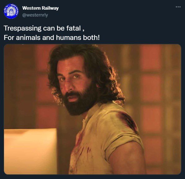 WesternRly's tweet photo. #Animal nahi, insaan bane! 

Stay safe: No trespassing on railway tracks. Follow the rules, utilize Foot Over Bridges (FOBs), lifts, and escalators at the station!

#RanbirKapoor https://t.co/7nbsbjUQvS