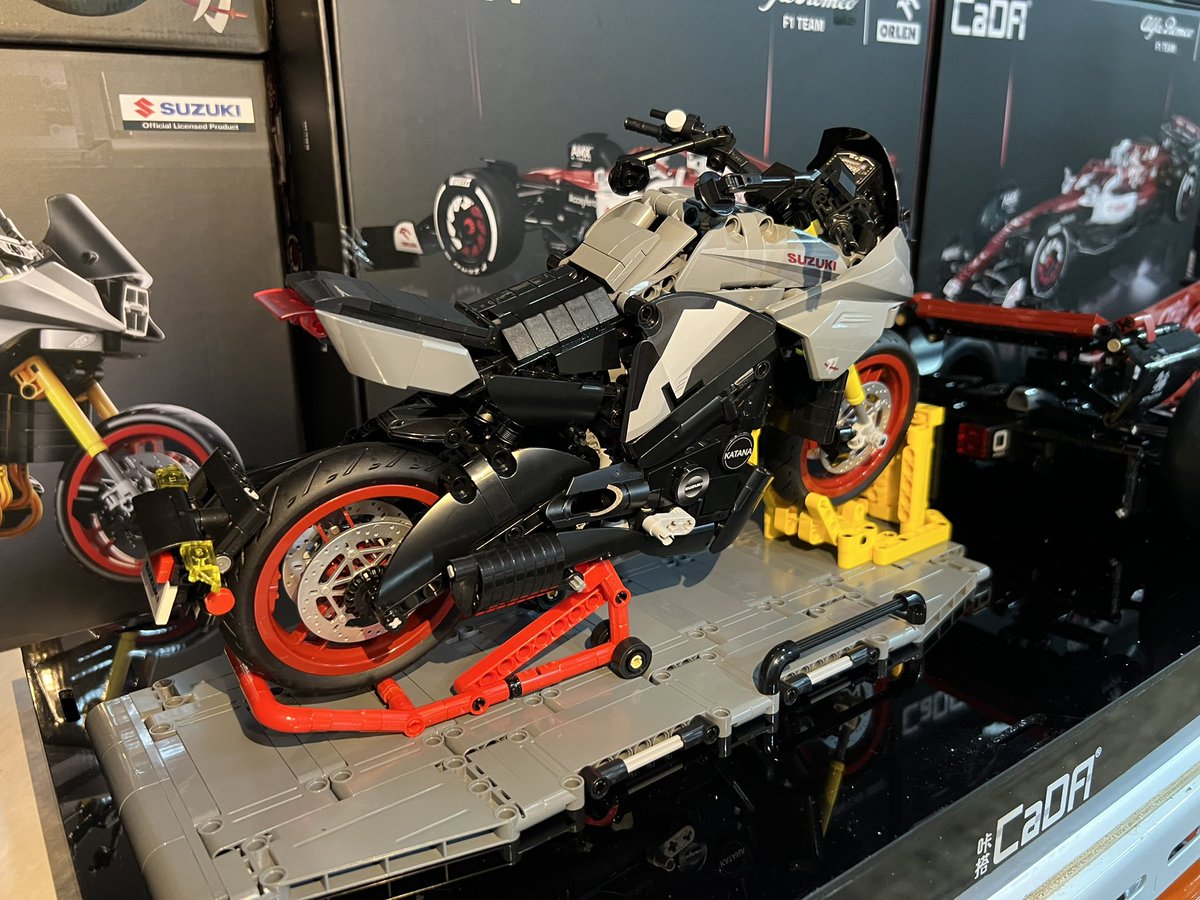 ToysterDotSg's tweet image. Great Christmas Gift - Double E CaDA SUZUKI Katana Motorcycle C59021W - Brick Work

Purchase In Store
15 Nov - 22 Dec (12pm - 6pm).
*Close on Mon &amp;amp; Tue. 
(Free parking on weekend)

Shop Online @ toyster.sg/products/cada-…

#doubleesingapore #cadabricks #SuzukiKatana #toystersg #afol