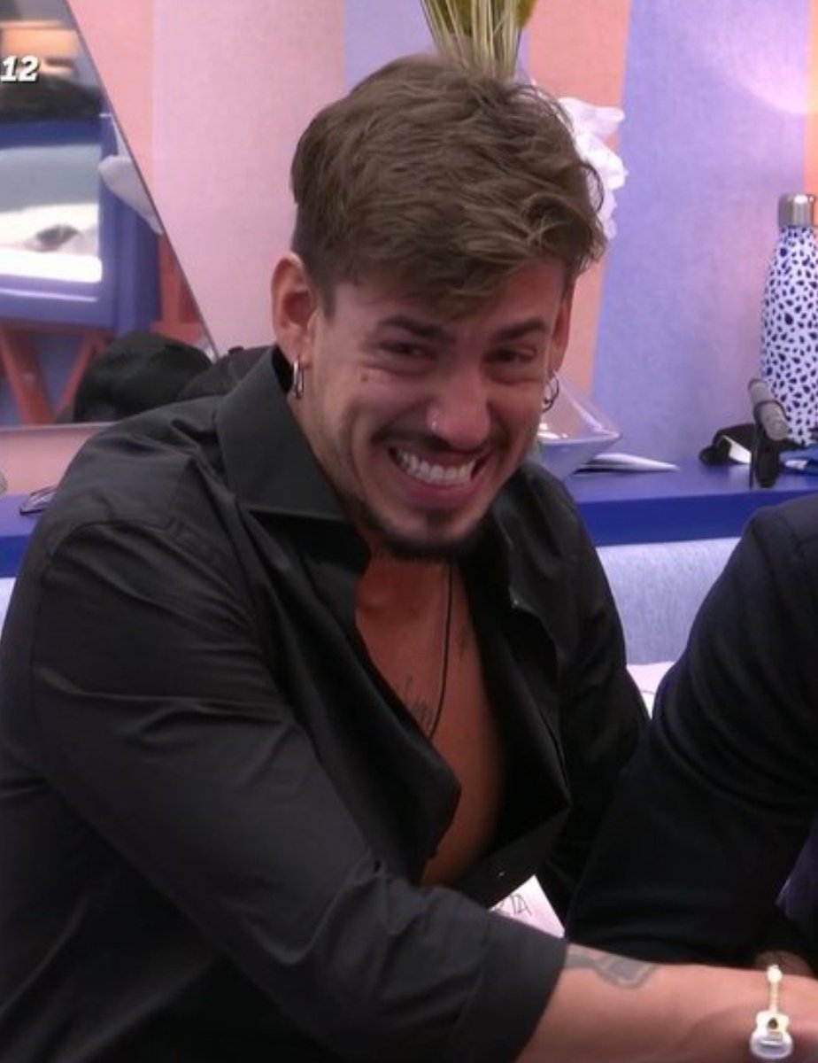 Roma_Srta's tweet image. Tontingo está llorando, riendo o cagando?#GHVIPGala12