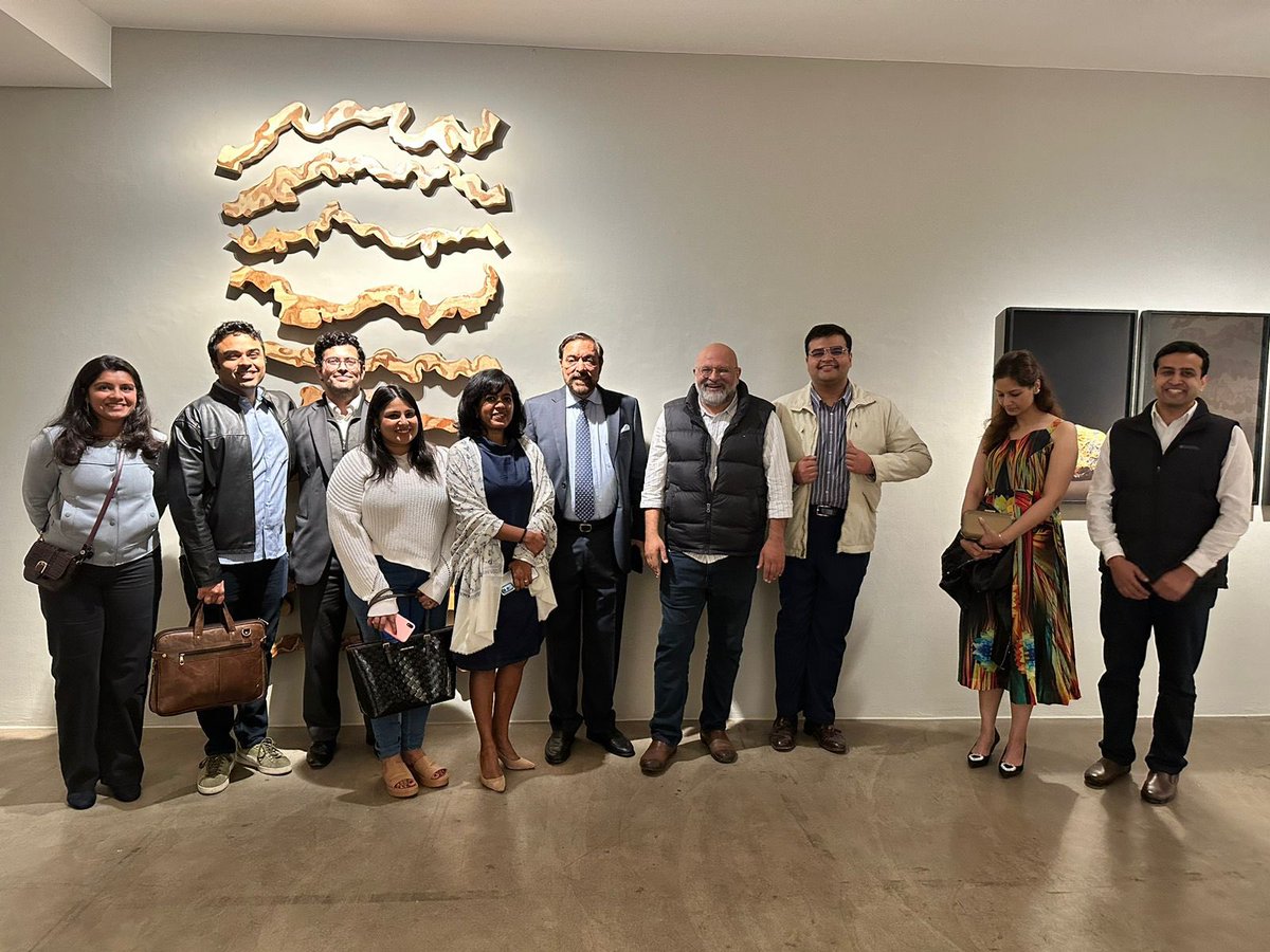 oxbridgeindia's tweet photo. Members and guests got to experience an intimate walkthrough at @ArtVadehra with artist Atul Bhalla taking them through his exhibition - ‘Ausculation’. Here are some sneak peeks.
#OCSI #Oxbridge #Art #Exhibition #AlumniEvents https://t.co/1JiV5AS7Hl