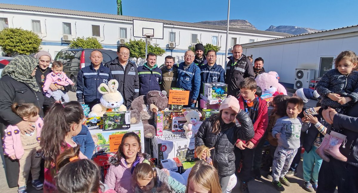 FengLingkaiSPIC's tweet photo. Employees of Shanghai Energy Technology Development Co.,ltd. Turkey Branch donated a batch of toys to the children of Atlas Owner's Family Home voluntarily! The children were ecstatic after receiving them. https://t.co/eWpHiTSJam