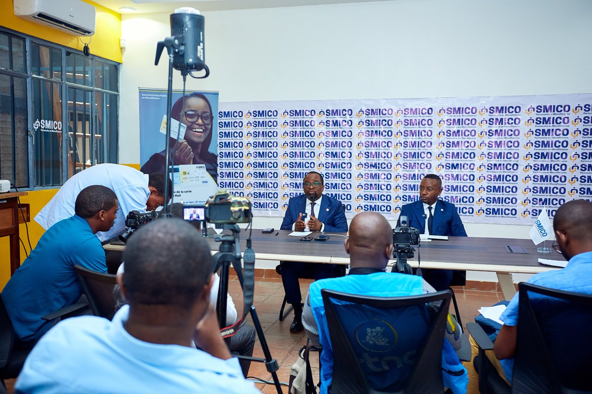 SmicoSA1's tweet image. A travers ces images, revivez la conférence de presse qui s&apos;est tenue ce 27 novembre 2023.
La presse a échangé avec le DG Pacifique NDAGANO des avantages de ces nouvelles installations et des innovations digitales à venir.
#smico #ReussirEnsemble #solutionsdigitales