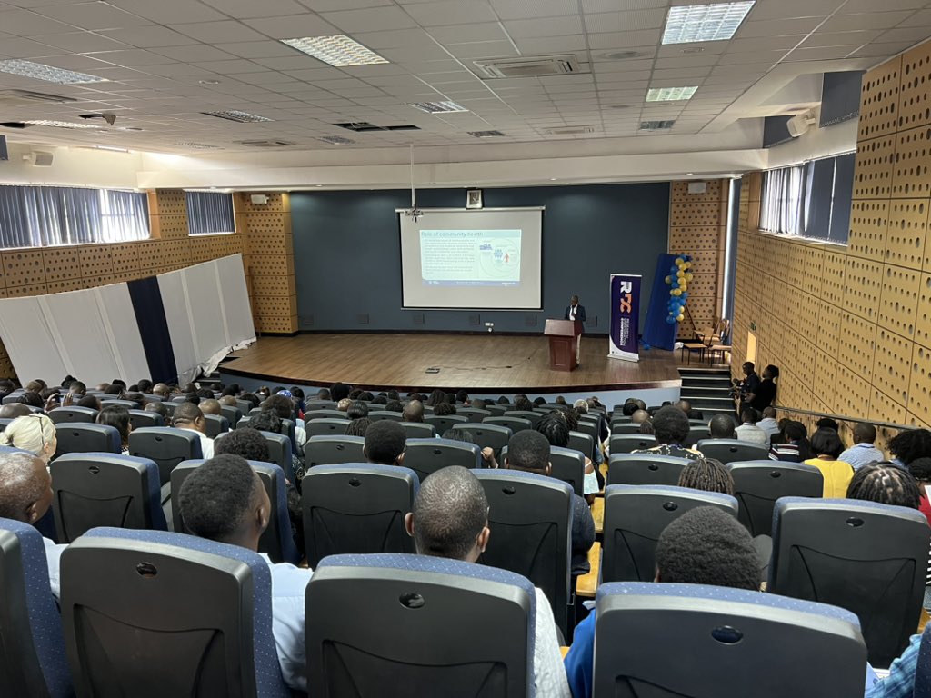 KUHeS_mw's tweet photo. Presenting now at the #2ndKUHeSRDC, Dr. Save Kumwenda delves into the significance of environmental health in fostering human well-being and health. Are you attending?
#IamAttending
#KUHeSRDC2023
#MW2063
#HealthResearch
#ExcellenceForLife https://t.co/tSaCRqiLV2