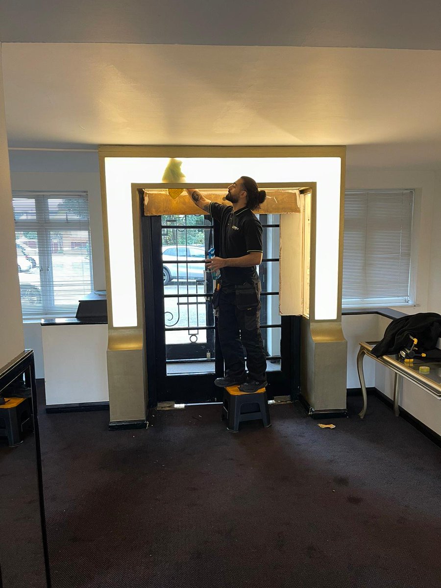 Future_Grp's tweet image. 🌟Revitalised communal spaces in a Twickenham residential block by replacing non-functional LED strips with new, energy-efficient ones.

Our engineers also ensured a spotless finish with thorough cleaning. Going above and beyond for excellence! 💡

🏡 #LEDReplacement #Maintenance