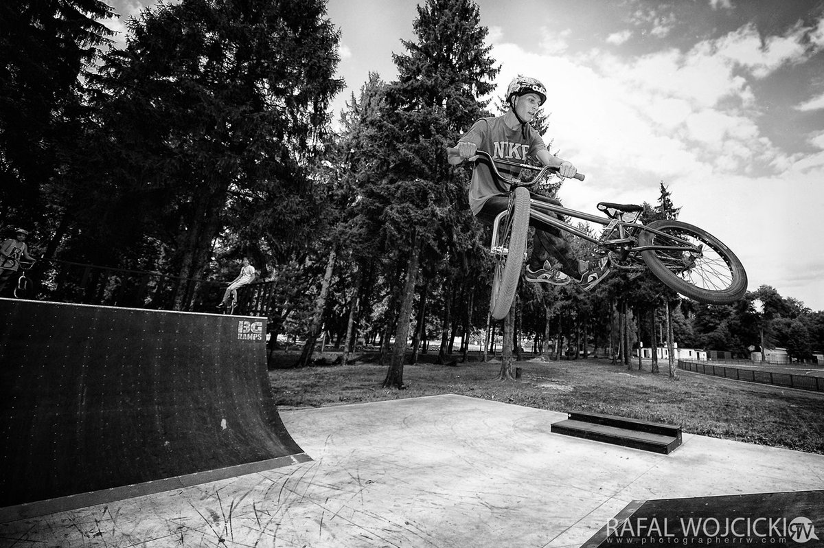 wojcicki_rafal's tweet photo. 📍Guwer.
#Poland #Rafalwojcicki #Photographerrw #graffiti #oldschool #streetstyle #Streetphotography #jeleniagora #Guwer #Bmx #blackandwhitephotography #blackandwhite #blackandwhitephoto https://t.co/2lViDKNo7o