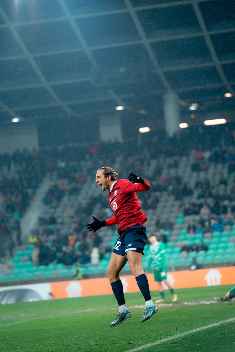 losclive's tweet photo. YY puissance 🔟 🤯
@yaziciyusuf97 @europacnfleague https://t.co/SrQke5tPDV