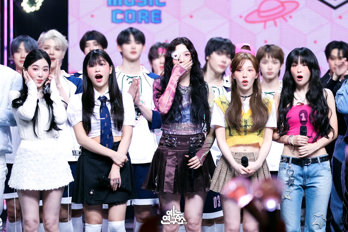 gomseulkong's tweet photo. 아 깜놀벨벳 고화질로 보니까 더 쪼음ㅋㅋㅋㅋ https://t.co/kiaUgSpyK6