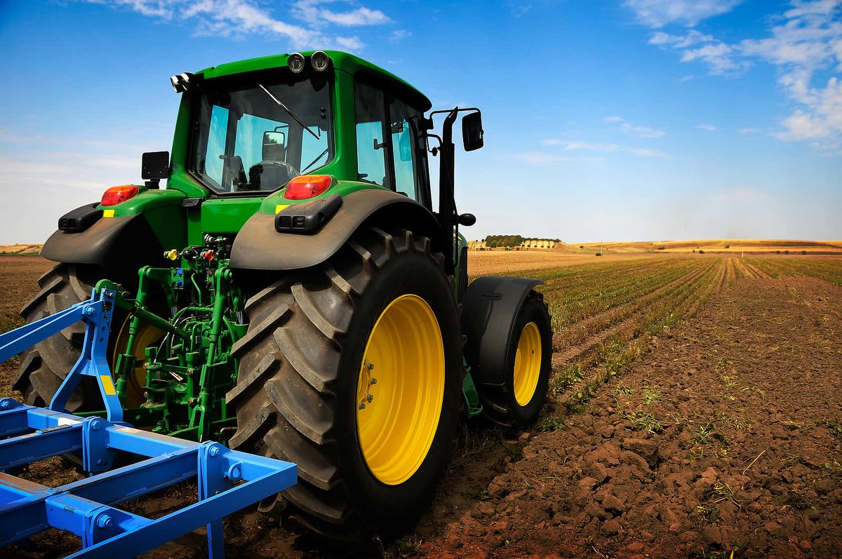 🚜 Get the job done with the Farm Tractors Market! 🌾🚜 Explore #modern agricultural #machinery driving efficiency in farming #practices. 

𝐂𝐥𝐢𝐜𝐤 𝐇𝐞𝐫𝐞 -----> bit.ly/45wn52K

#FarmTractors #AgriculturalTech #FarmingInnovation