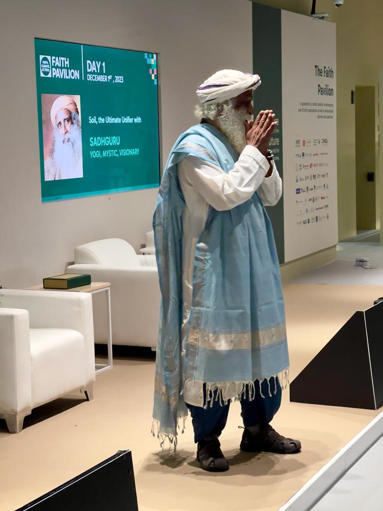 SadhguruJV's tweet photo. At a time when faith leaders are accused of dividing the world in the name of faith, itβs time faith leaders use their influence to inspire people to #SaveSoil. Soil is the ultimate unifier because it unifies us beyond all divisions we have unconsciously created. βSg
@COP28_UAE @cpsavesoil @UNEPFaith4Earth @faithpavilion
#COP28