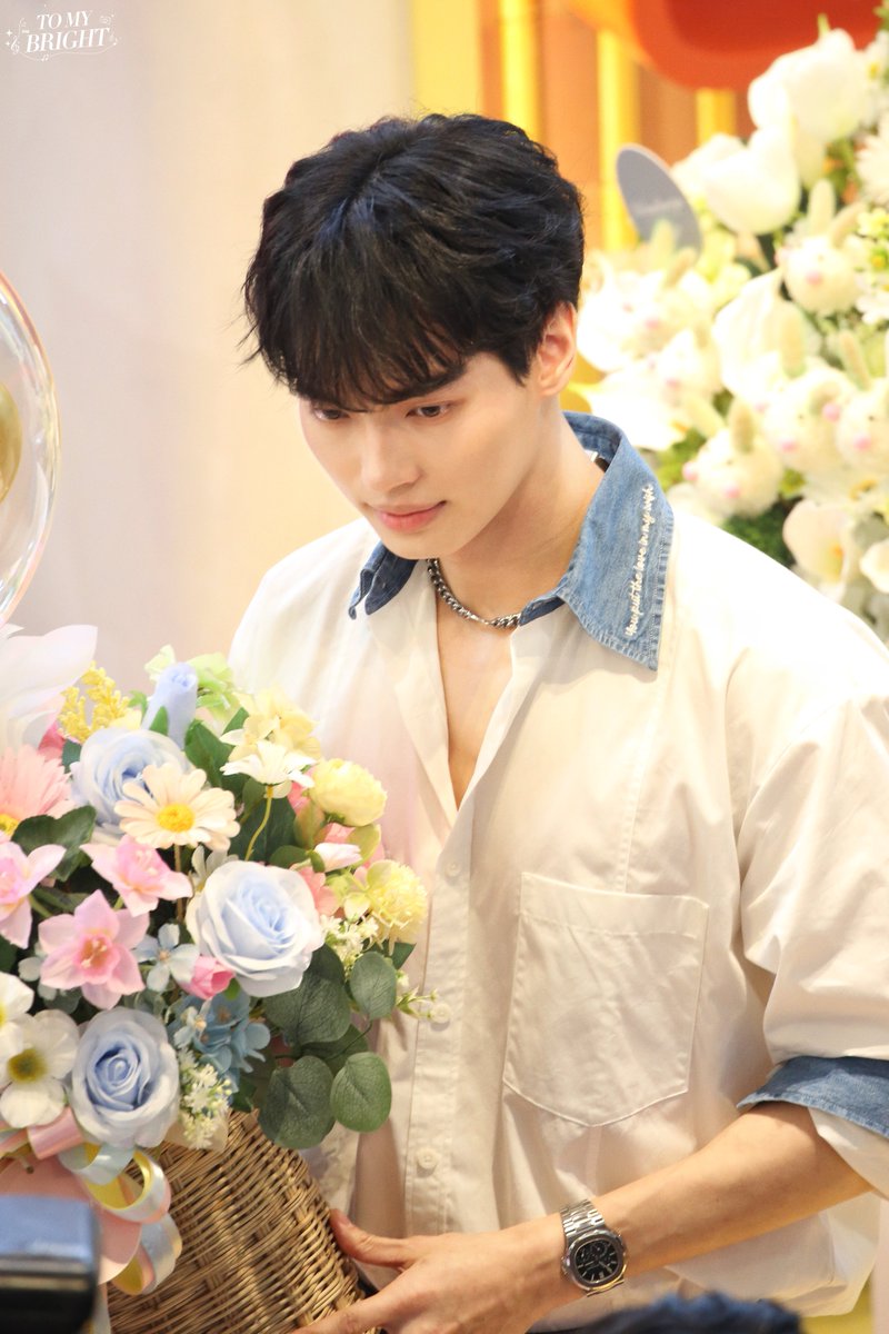 TOMYBRIGHT1227's tweet photo. 🌸🌸🌸
SOURI AT THE EMSPHERE
#GrandOpeningSOURI
#winmetawin https://t.co/8JEsZUwPXr