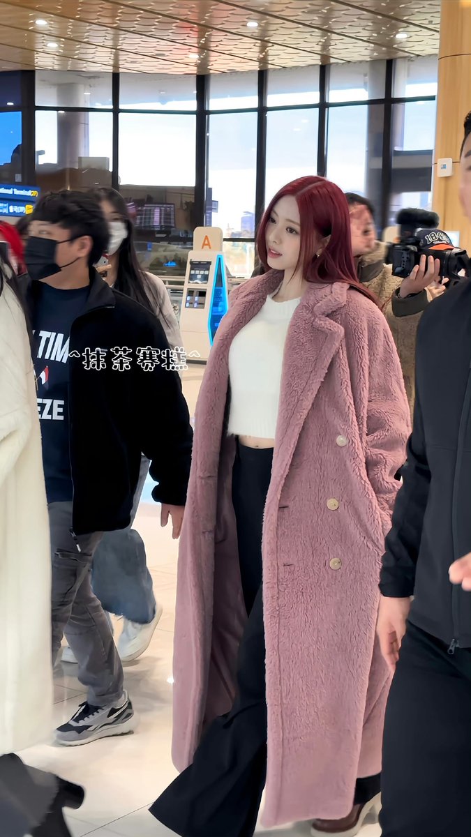 신유나 모델 포스 ㅁㅊ나
m.weibo.cn/7876311660/497…