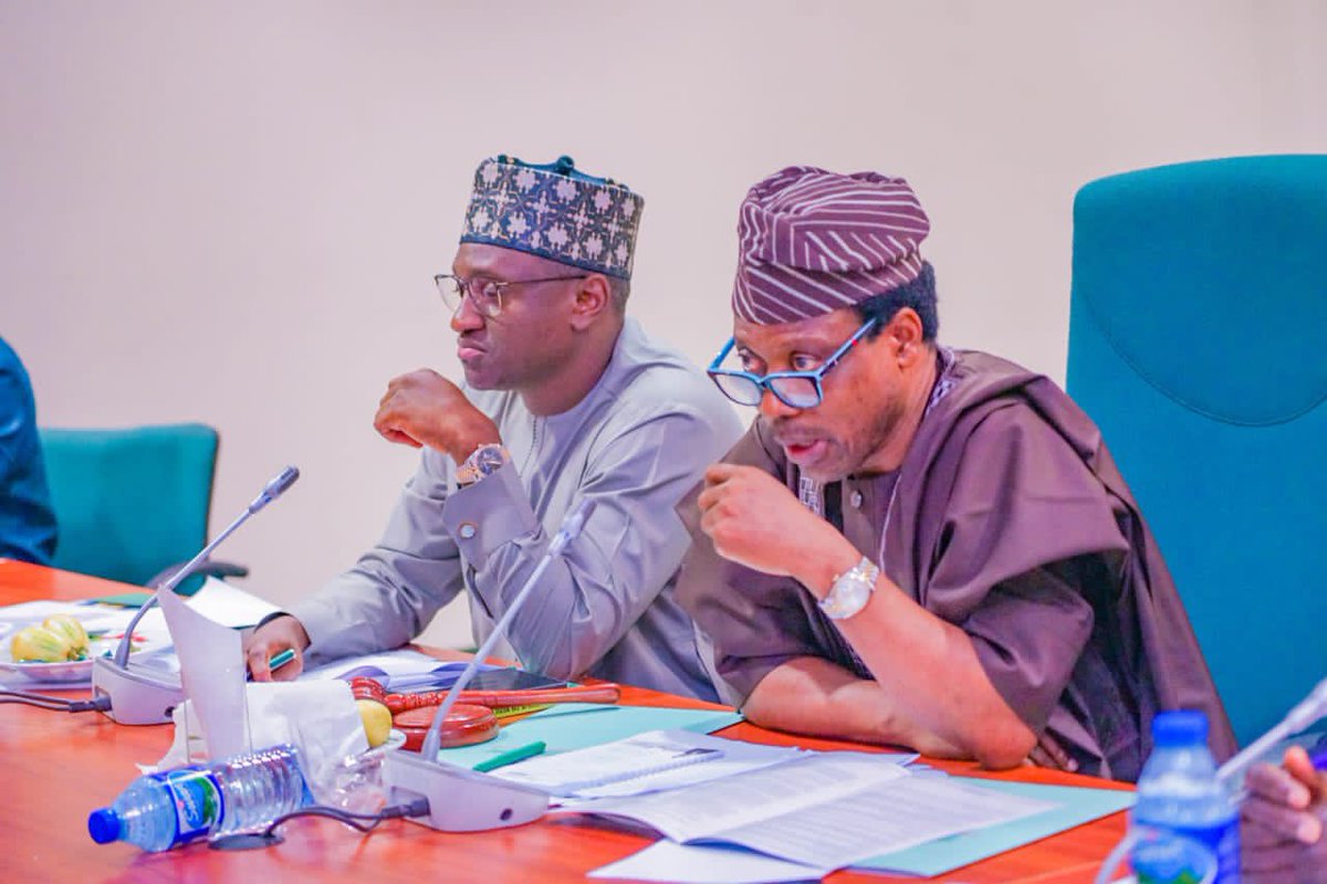 sadiqango's tweet image. Yesterday, I had the privilege of holding the first interface meeting between the Managing Director of the Federal Roads Maintenance Agency (FERMA) and the House Committee on FERMA as Deputy Chair. It was a crucial meeting that brought together key stakeholders in the sector to…