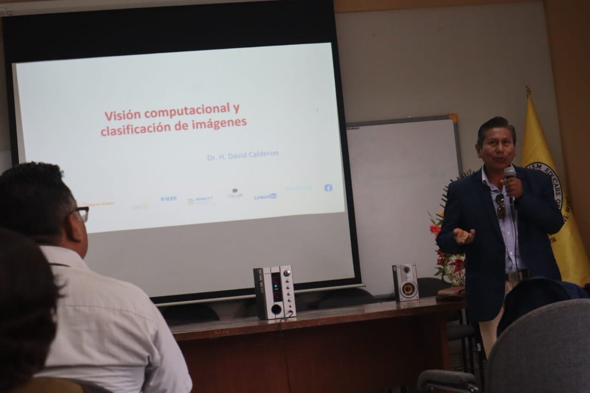 hdcalderon's tweet photo. Fue estupendo dar conferencia en la Universidad Nacional de Educación, saludos. https://t.co/tfAh1Kqxdy