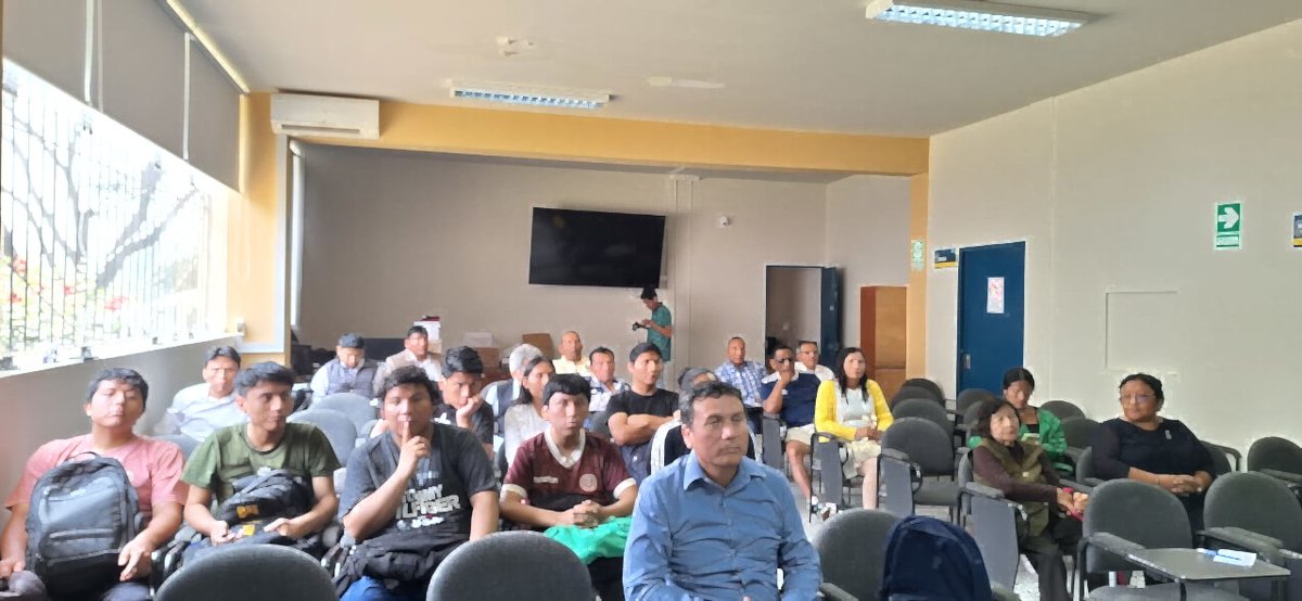 hdcalderon's tweet photo. Fue estupendo dar conferencia en la Universidad Nacional de Educación, saludos. https://t.co/tfAh1Kqxdy