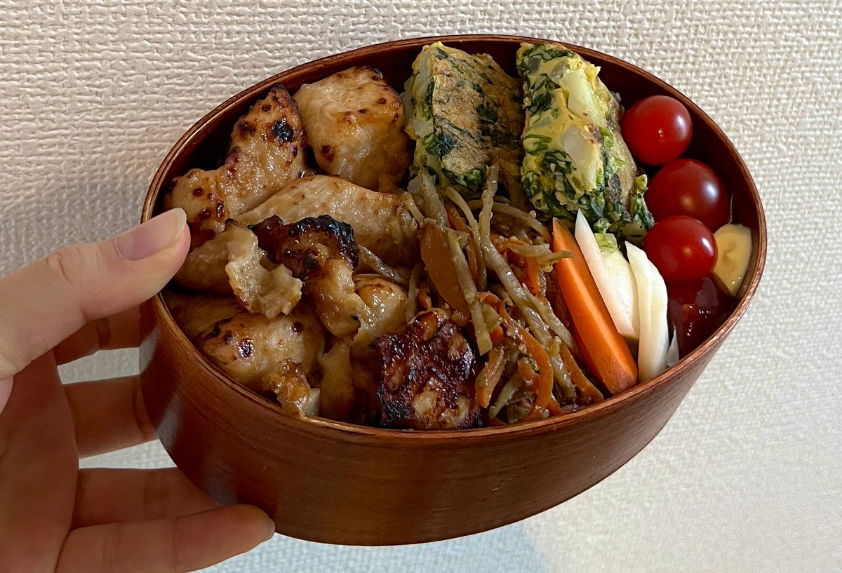 chibimaru_gohan's tweet photo. 糠漬けブームが来そうです✨
#作り置き　#朝ごはん　#お弁当
#手抜き　#麹　#まごはやさしい #糠漬け https://t.co/TZ1H1SFfvS