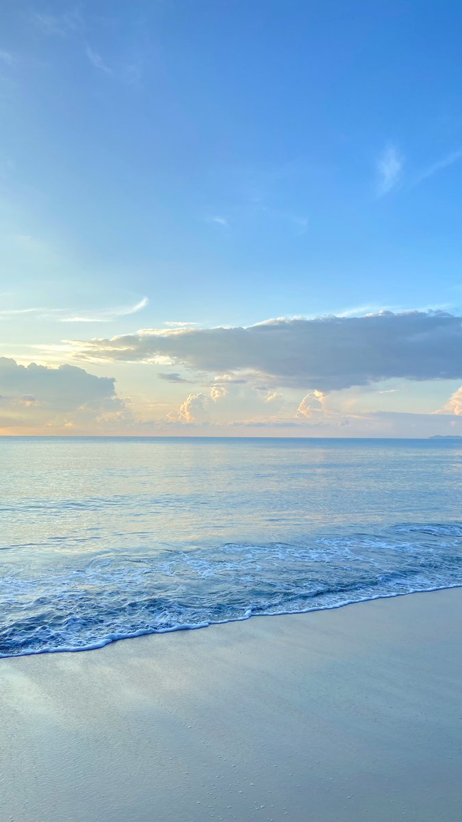 _hazqq's tweet photo. Deeptalk at the beach is my favorite  ✨🌊 https://t.co/flbQajwyU4