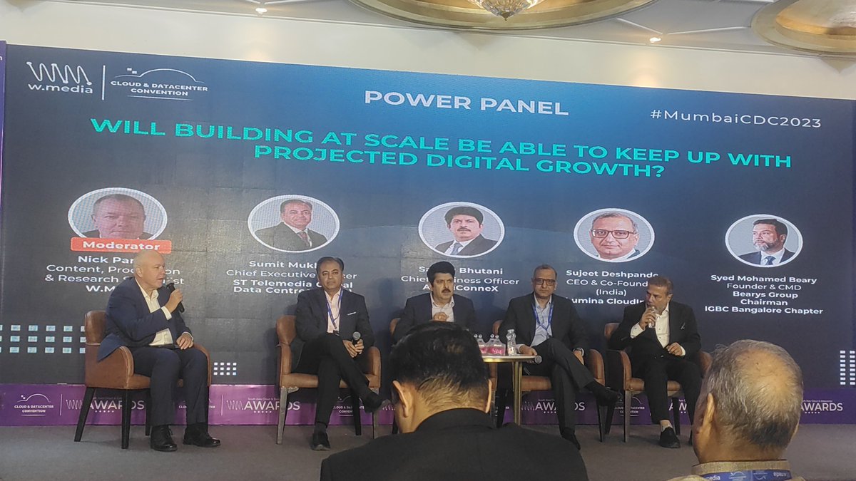 Technavious tweet media