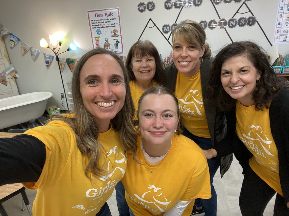 We celebrated our GOTR Girls this week with ice cream sundaes and friendship bracelets! This year, we built relationships, confidence, kindness, inner strength, fitness, and STAR POWER! Keep shining bright!⭐️
<a href="/NicholsSawmill/">Nichols Sawmill Elementary</a> @GOTRHouston <a href="/msshingler/">Sarah Shingler</a> <a href="/ValEngelke/">Val Engelke</a> <a href="/debbydurden0416/">Debby Durden</a>