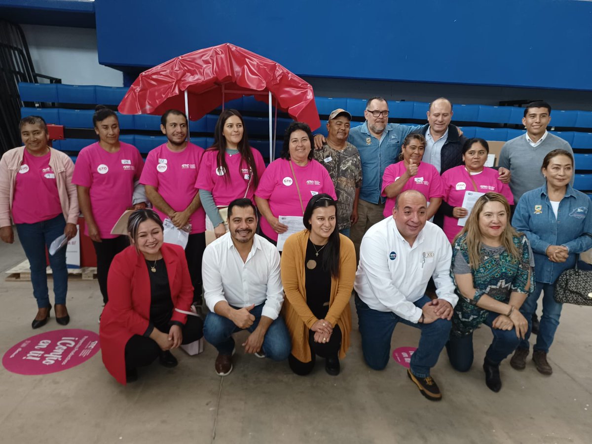 MEsthermt's tweet photo. El día de hoy asistí en el municipio de Tarimoro a la entrega de proyectos productivos del programa "Mi Negocio Confío En Tí" de la Secretaria de Desarrollo Económico Sustentable de Guanajuato. ✌️😁 #GrandezaDeMéxico #TúDiputadaSíRegresa #Distrito14GTO #GobiernoMunicipalTarimoro https://t.co/siHcJUguBJ