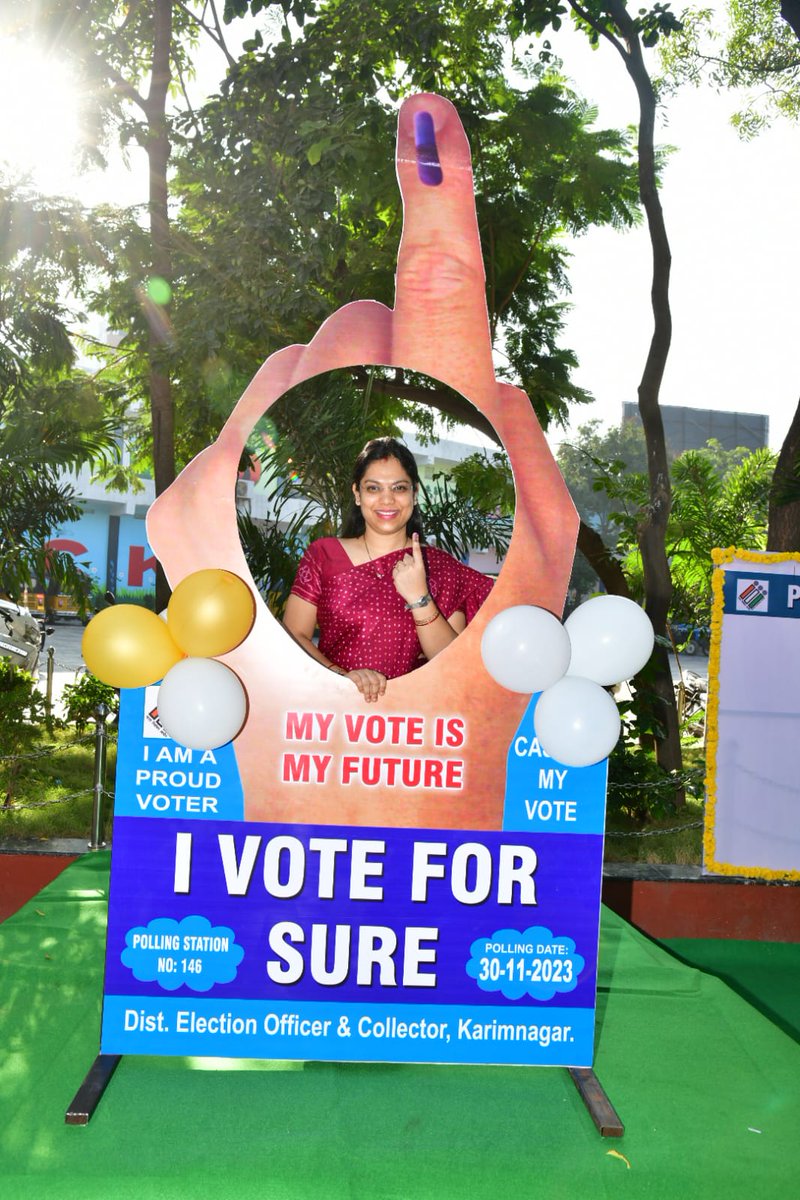 CEO_Telangana's tweet photo. Karimnagar Collector Casted her vote at TGPs  polling station
#CEOTelangana #ECI #ECISVEEP #ecispokesperson #TelanganaAssemblyElection2023 
@ECISVEEP @SpokespersonECI https://t.co/sRc0jlBsGN