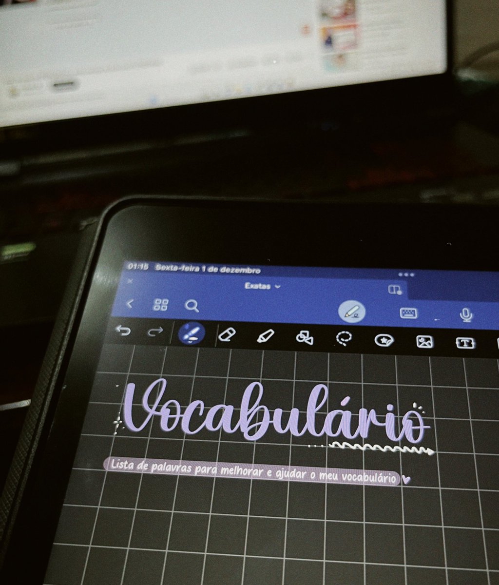 studymitza's tweet image. E vamos de enriquecer o vocabulário pq to me sentindo mto ))))burrinha((