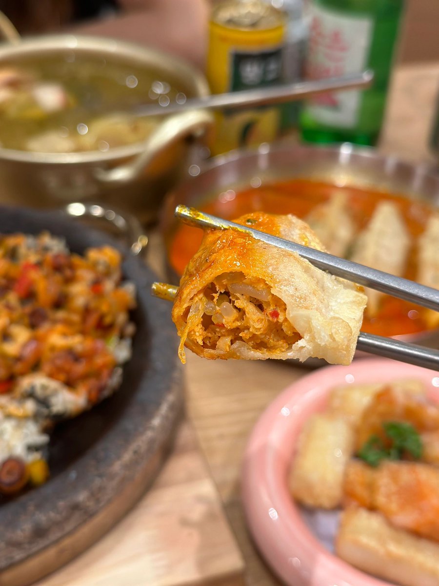 焼酎は気の向くままに、自分で飲み物を2本選んで、フライドチキンを食べながら焼酎を飲んで、本当に韓国ドラマのようなfeelがありますね~