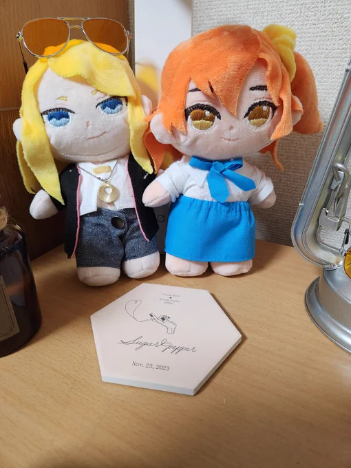 ポカぐアンソロが届きました～うちにコースターなくて今まで机にコップ直置きしてたからかなり助かる……早速使ってます
