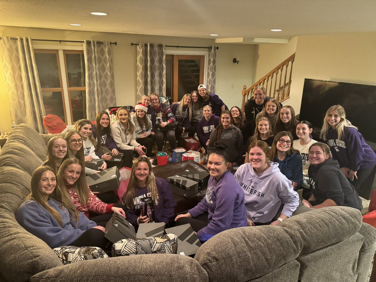WSU Softball Family Christmas Party! An evening of family, food, and fun🎄🎅🏻
