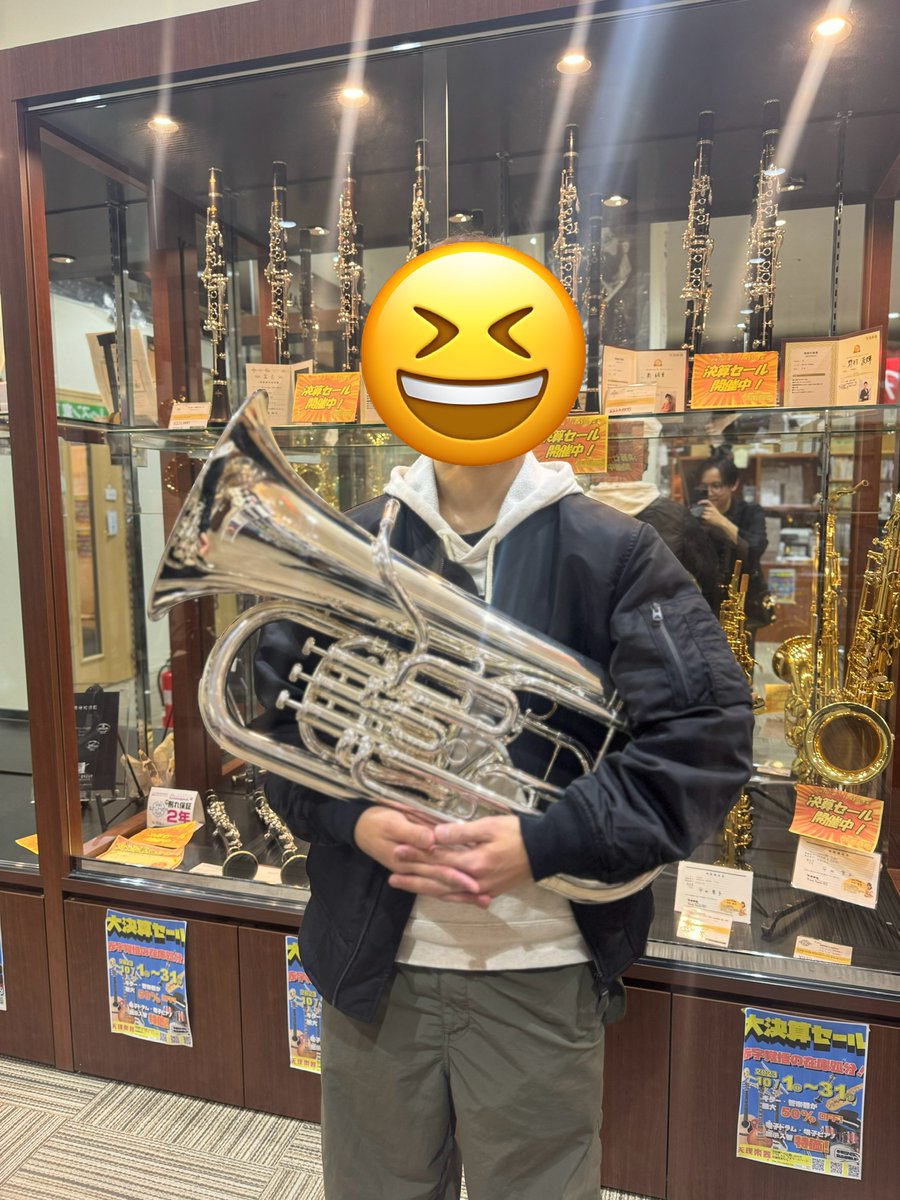 tenri_koriyama's tweet image. 憧れのBESSONのユーフォニアムを
ご購入いただきました！

周りからも音が良くなったとご好評のようです💖

当店でご購入いただいた管楽器は
５年間無料調整保障付き！

安心して楽器をお選びいただけます✨

＃天理楽器　＃BESSON　＃ユーフォニアム　＃管楽器　
＃吹奏楽