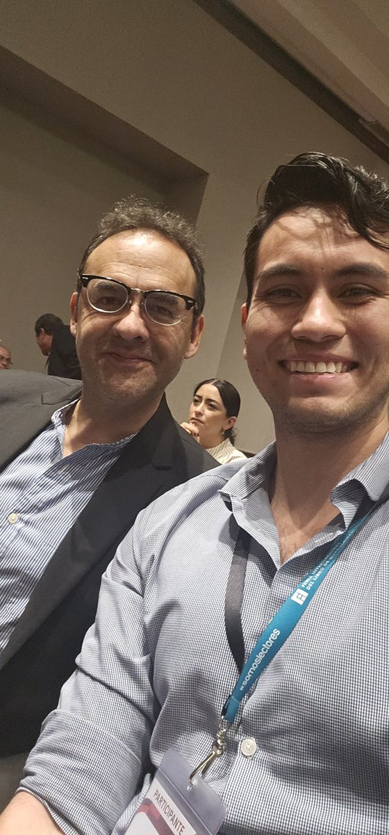 JulioRuvalcaba_'s tweet photo. La @FILGuadalajara, como siempre, dando espacio a las agendas urgentes, hoy tocó escuchar a voces expertas como @ValeriaMoy @A_Gurria comentar está joya coordinada por @GomezAlvarezD y @rghermosillo.

Hasta uno de los autores como compañía en el público me tocó! @GHLicona https://t.co/7yf4XqwIyE