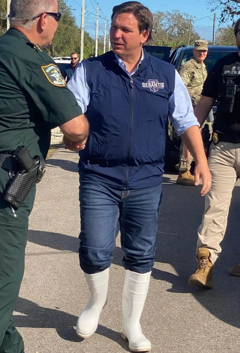 EdGrapeNutZimm's tweet photo. @Acyn @CnBsNana #shitmap is not the moment DeSantis thought it’d be
That said, when I think of DeSantis, I definitely think “shit map” https://t.co/pHMCLYQoRO