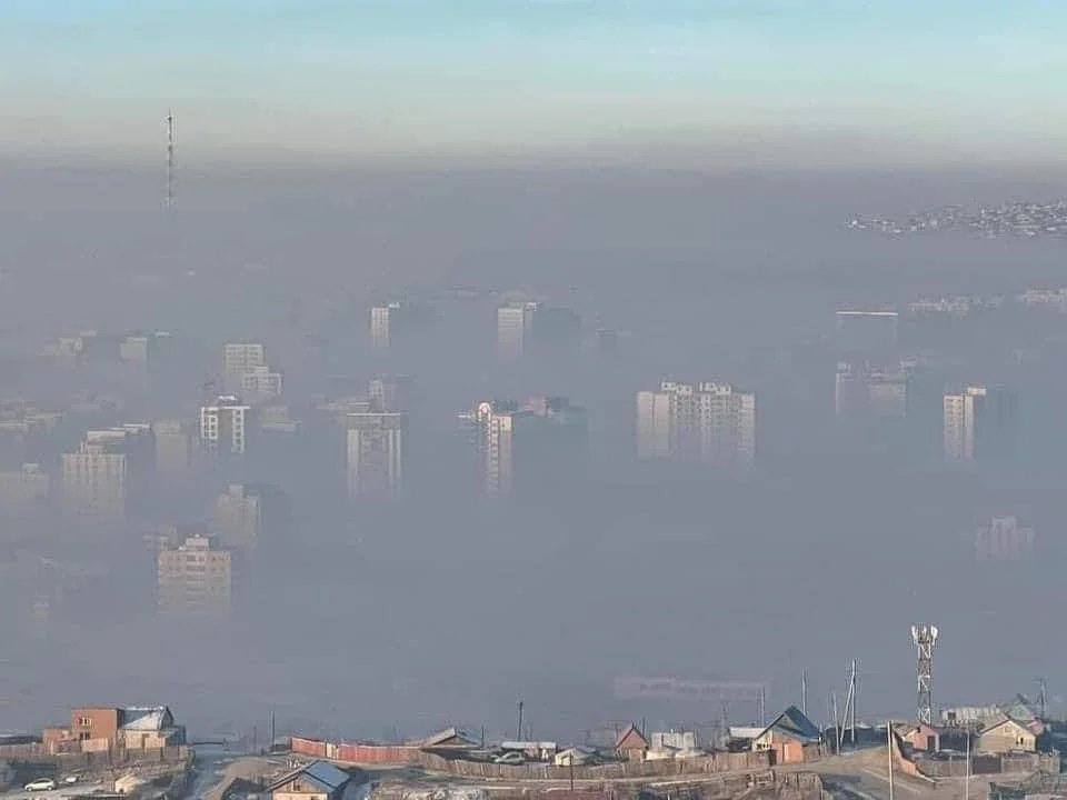 Уг нь Алтан тэвшийн хөндий гэдэг нэртэй байсан юм гэсэн. 
Одоо бол үхлийн хөндий болжээ.