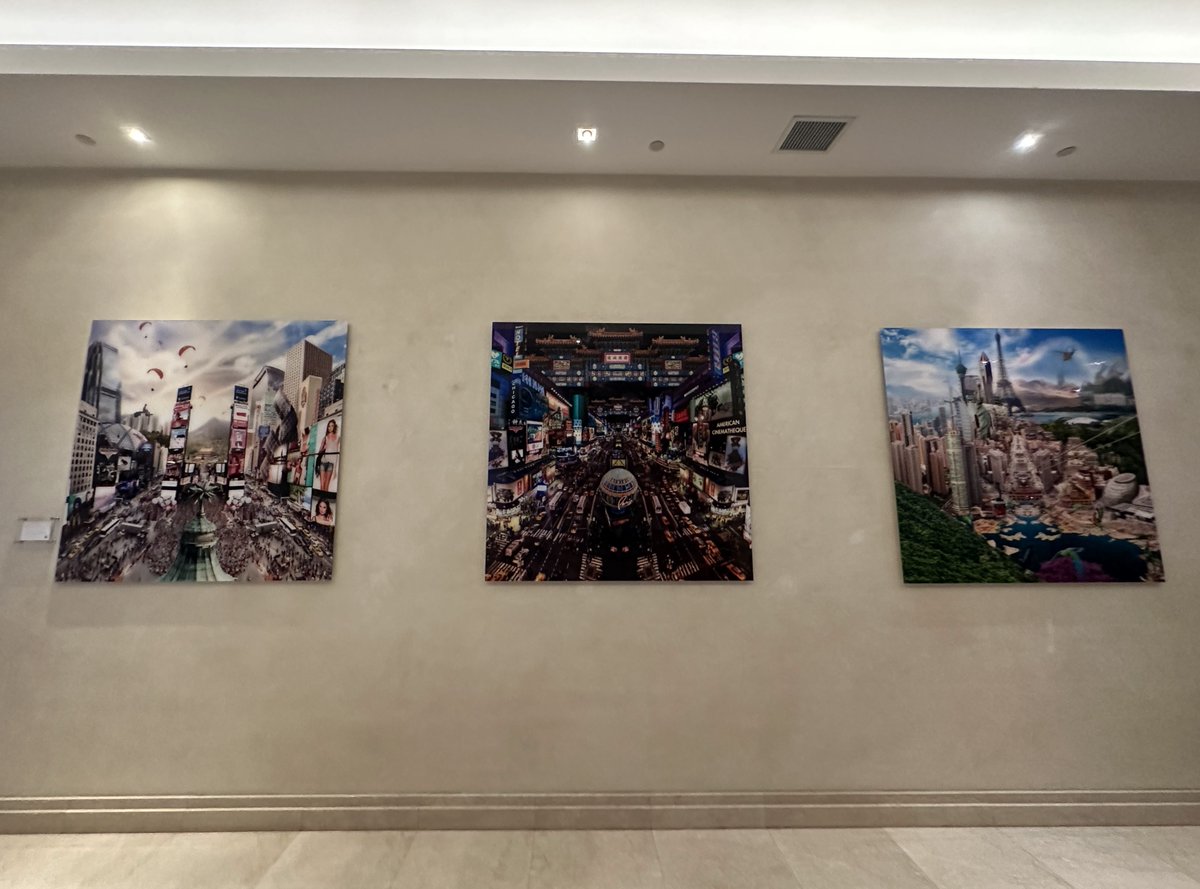 EdwardUnger's tweet image. Immersing in the fusion of art and Deep House vibes. Every stroke tells a story, just like the mixes I make and beats I create. 🎨🎶 #GalleryGrooves #ArtisticSoundscape #EDMVisuals #CreativeHarmony #MusicMeetsArt #GalleryBeats