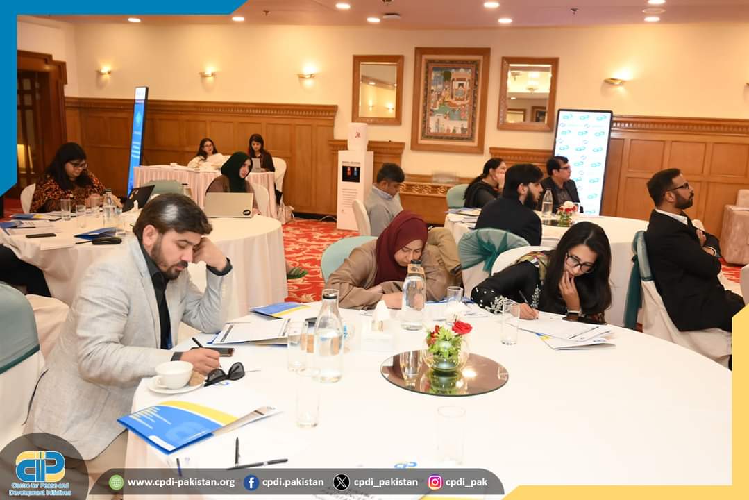 PCF_SaveHorizon's tweet photo. PCF Secretary, @HamifMian, engaged in discussions at the Green Horizon Pakistan Conference organized by @cpdi_pakistan 🌿🇵🇰 
Topics ranged from Pakistan's vulnerability to climate change, its impact on temperatures, to the crucial shift towards environmental sustainability. https://t.co/AegPHvpcAl