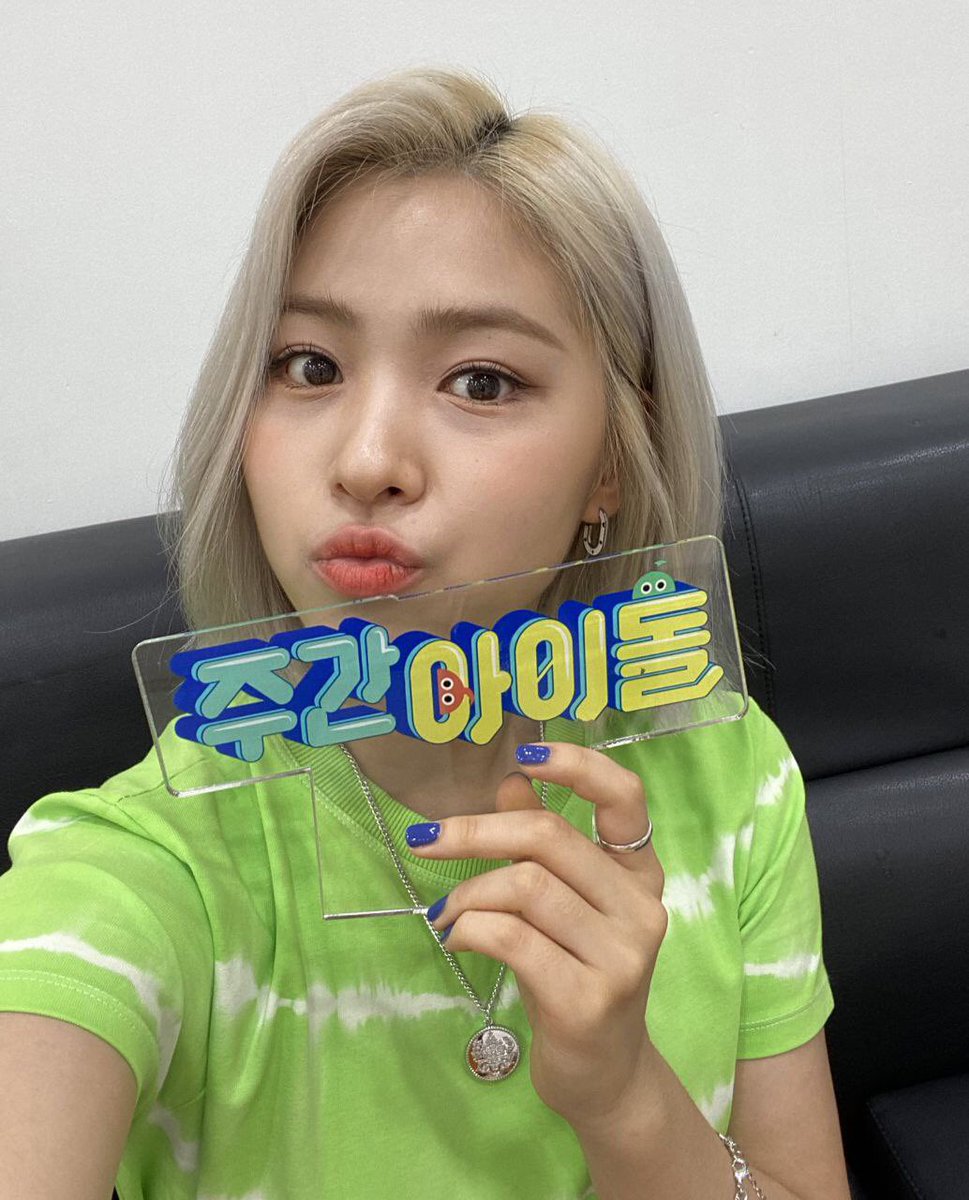 Pyxidis_twt's tweet photo. Mimir no es una opción, y menos cuando @voodoollx nos trajo este #o𝚗𝑙yི۪일고함ʼ𝑏ou𝕥u͝ song y bueno, aquí, haciéndole mucho stream a #SCEЙT1XX͜͡作为t𝕦ո︩︪e𝚜.

𝔣airy -- 𝑙𔘓v𝕖 ♡⃞ ･ #𝕝ucifer https://t.co/3byVsOZ4ki