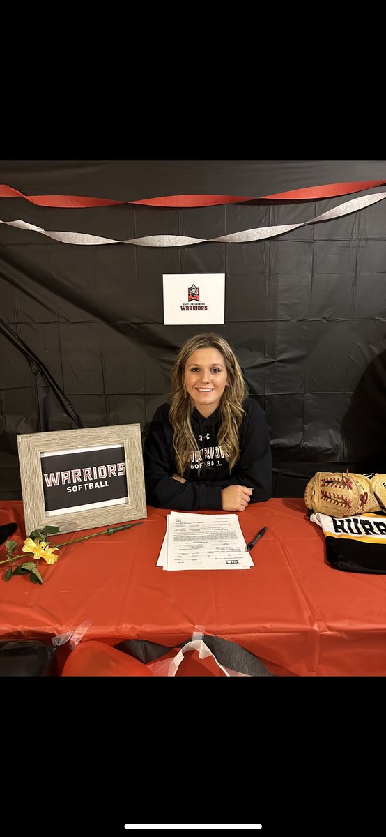 kinsleyproepper's tweet photo. It’s official! I can’t wait for the next 4. All Glory to God. Go Warriors!❤️🖤 https://t.co/j2pryPfmIz