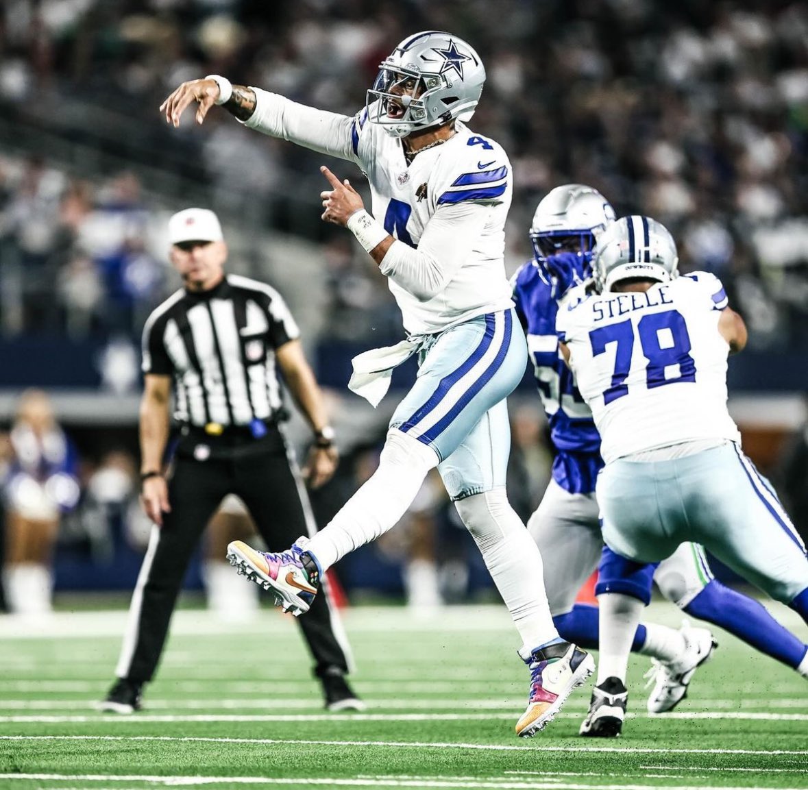 PFF's tweet image. Dak Prescott in primetime:

⭐️ 29/41
⭐️ 299 passing yards
⭐️ 3 TDs/0 INTs
⭐️ W