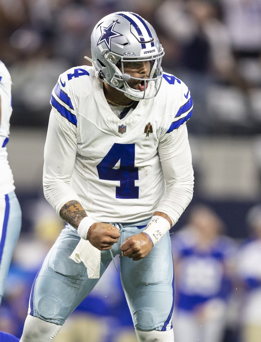 BleacherReport's tweet photo. COWBOYS HOLD OFF THE SEAHAWKS, 41-35 ⭐️

Dak: 29-41, 323 total YDs, 3 TD
CeeDee: 12 rec, 116 YDs, 1 TD https://t.co/6Ip1UNR8oN